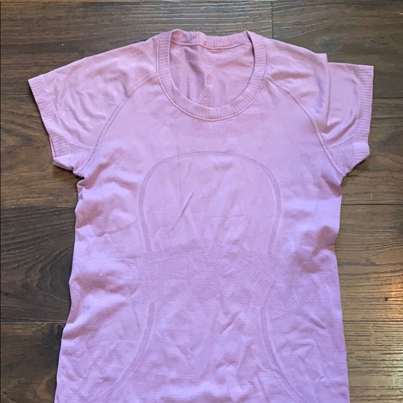 lululemon athletica Tops - Lululemon swiftly tee